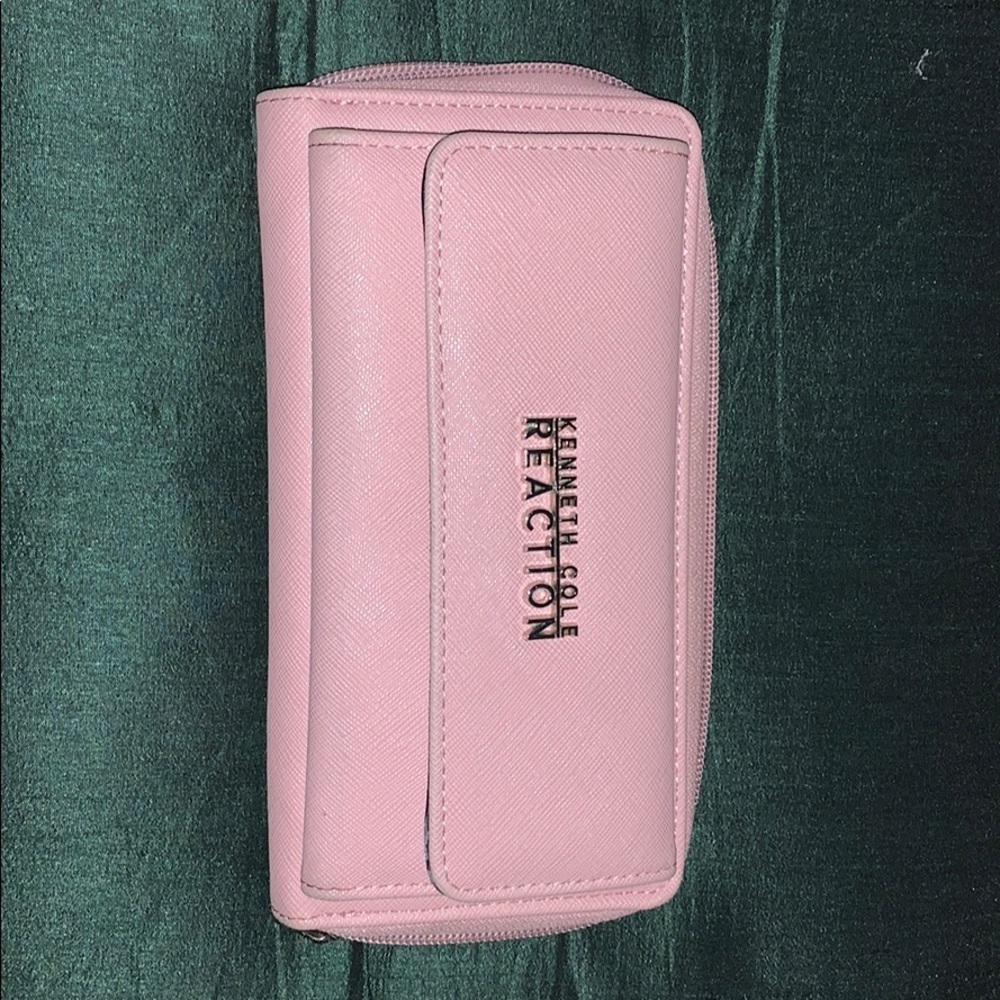 Kenneth Kole reaction wallet